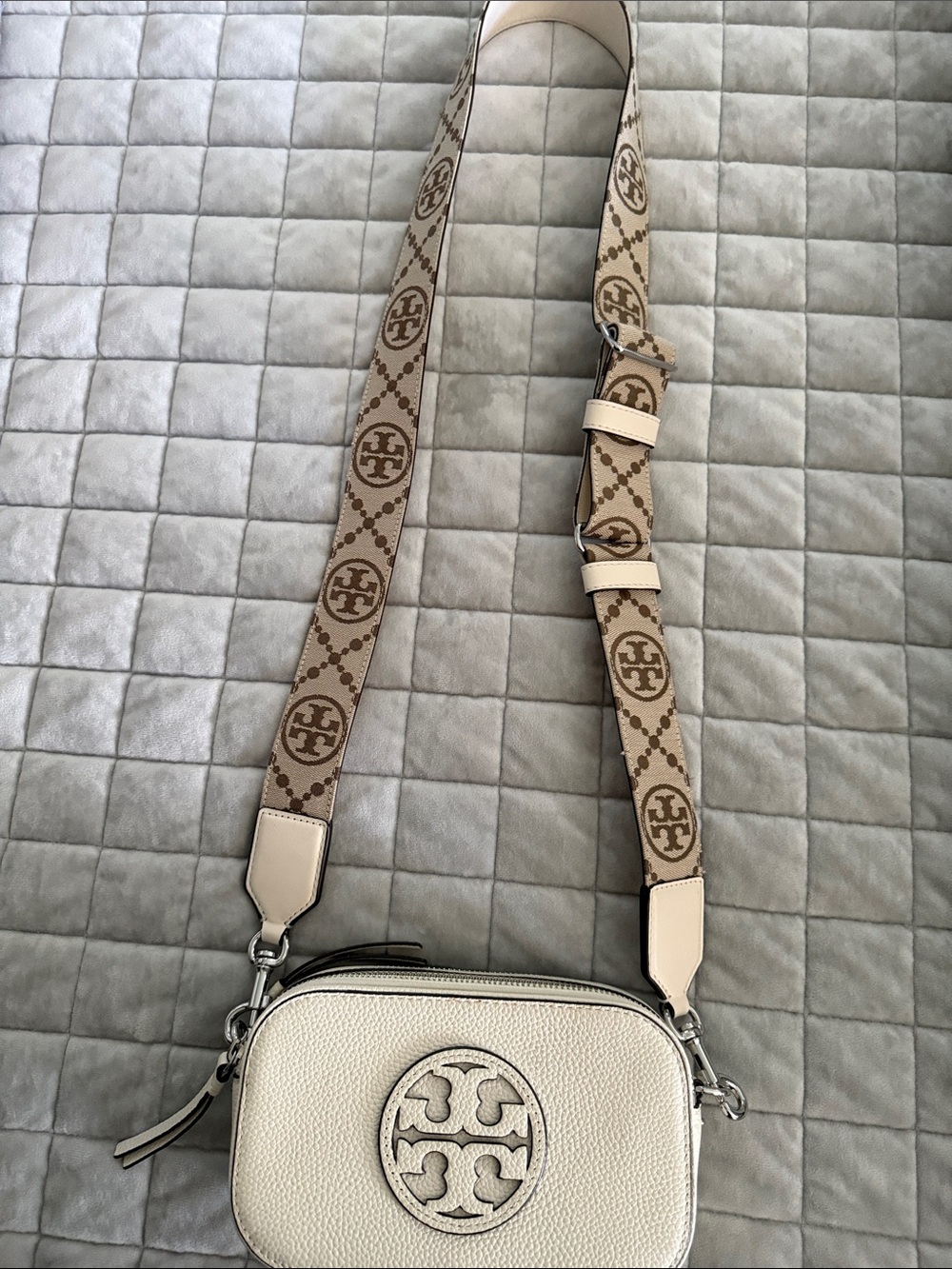 Tory Burch Cream Pebbled Leather Camera Bag with Logo Jacquard Strap - Picture 5 of 8